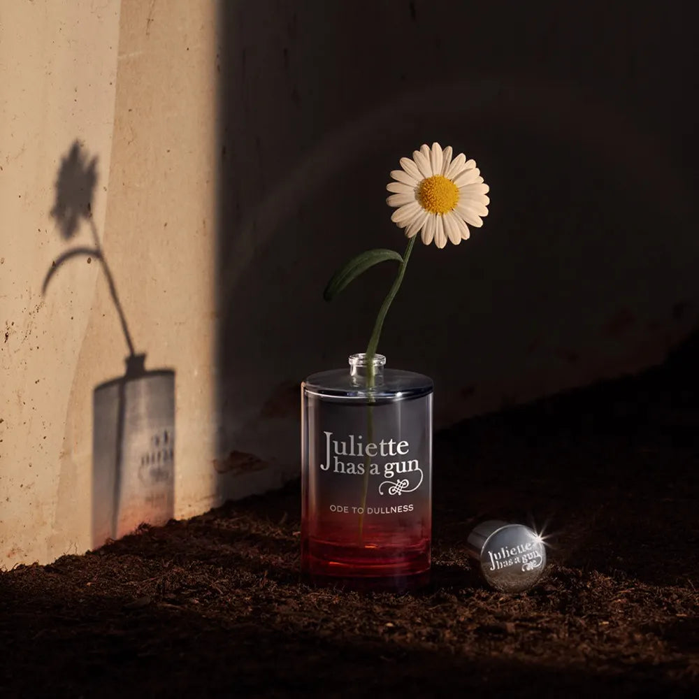 ODE TO DULLNESS EAU DE PARFUM JULIETTE HAS A GUN
